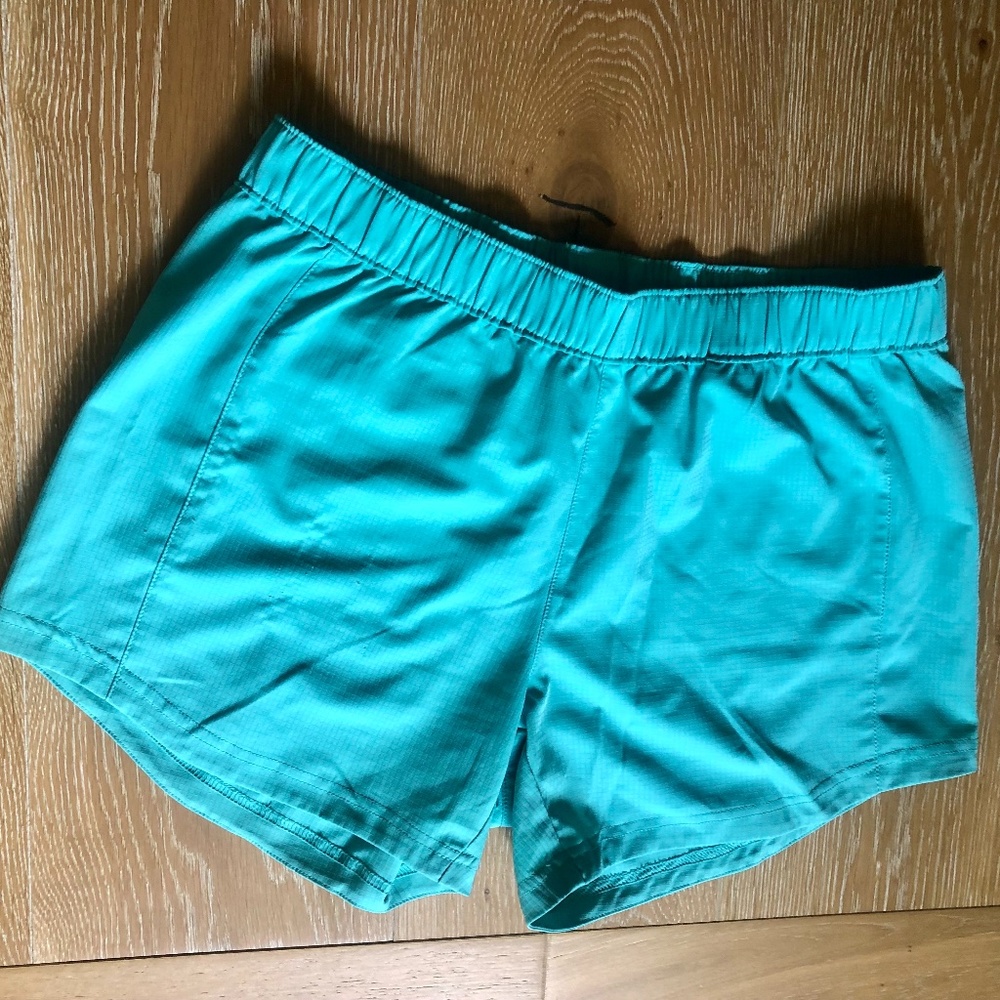Columbia PFG Shorts in Seafoam Green